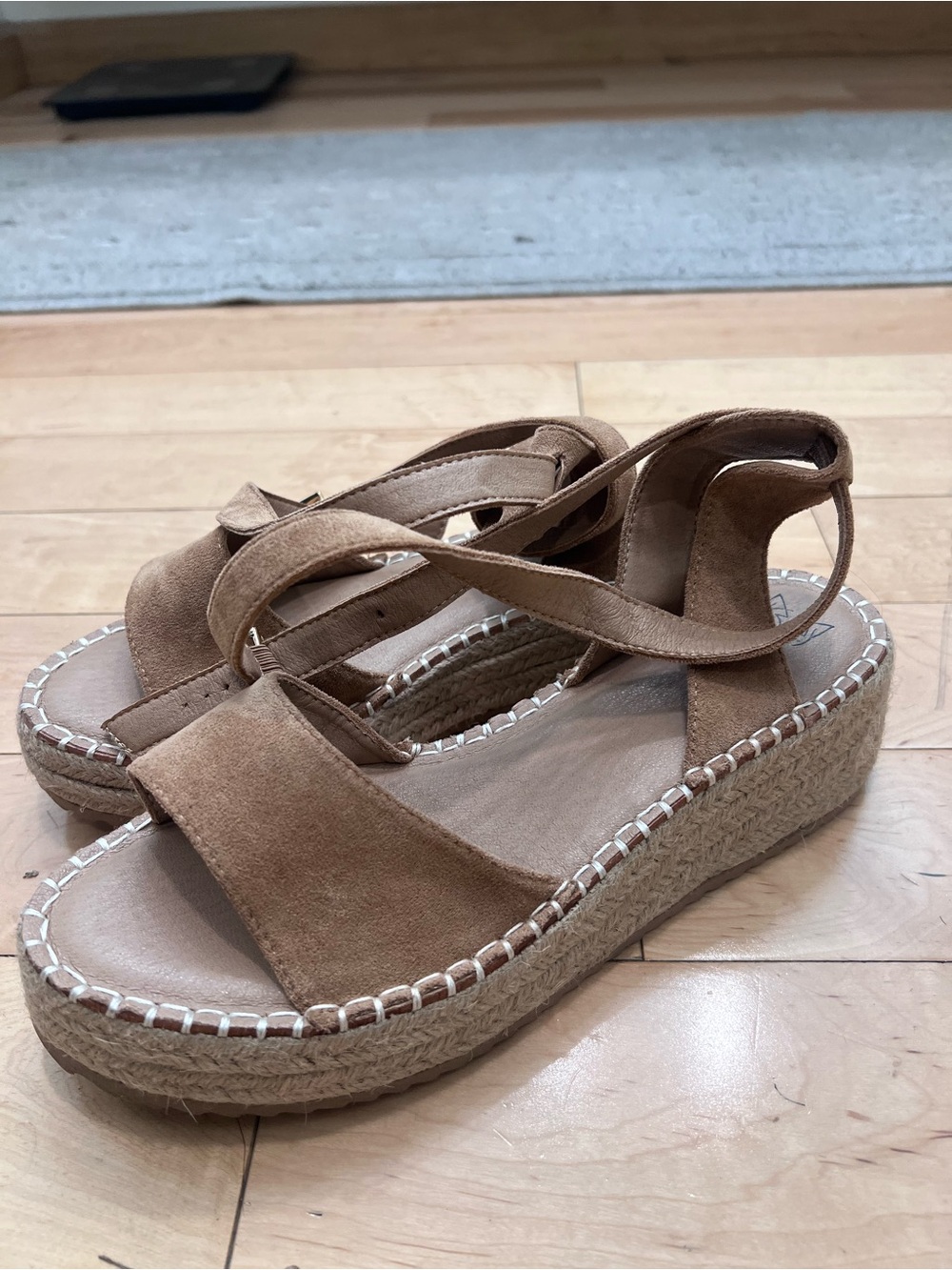 BEAST Fashion Tan Faux Suede Espadrille Platform Sandals – Women’s 8.5 Flatforms - Picture 4 of 10